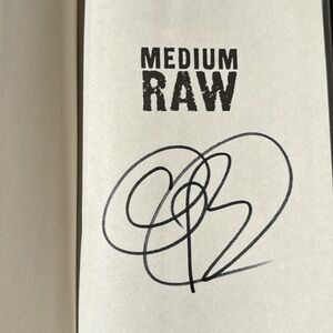 SIGNED COPY Medium Raw by Anthony Bourdain NYT Bestseller Hardcover Book MINT